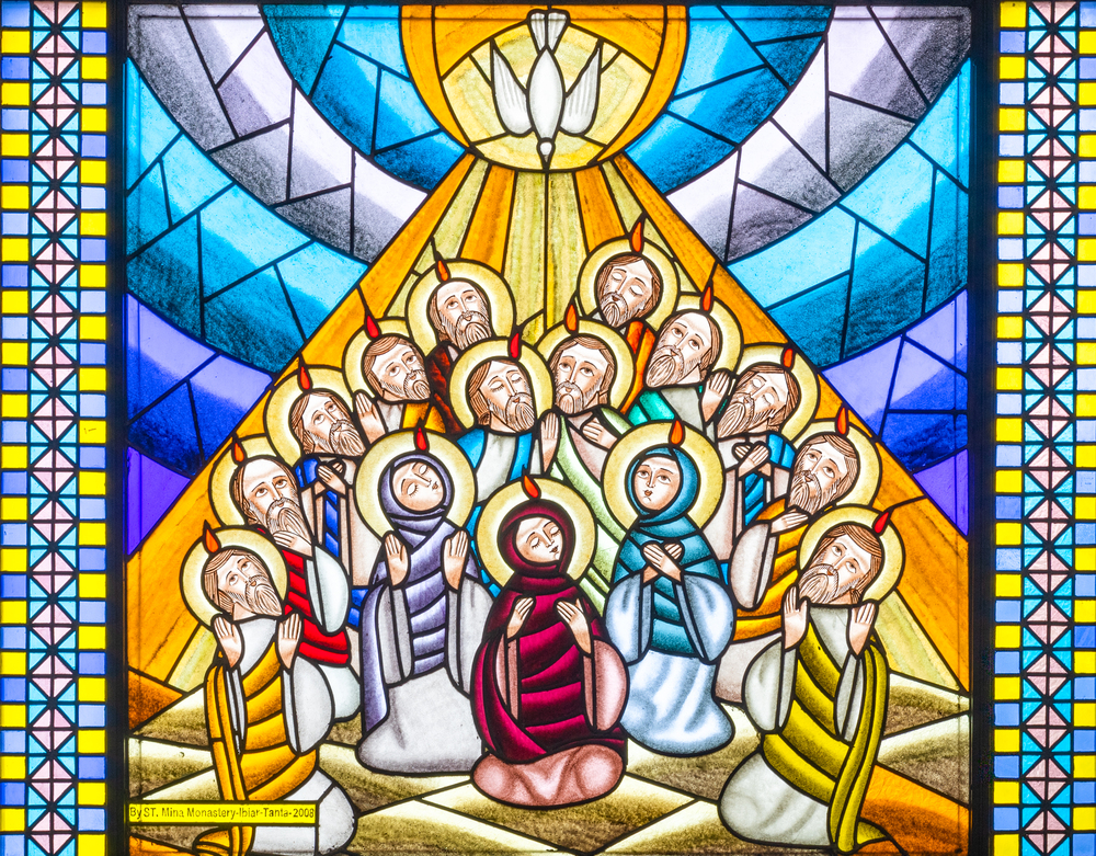 Pfingsten / Erzdiözese Wien/ Stephan Schönlaub, Stephan Schönlaub Am 50. Tag nach Ostern (griechisch pentecoste = 50) wird die Sendung des Heiligen Geistes gefeiert. Der Heilige Geist kommt wie Feuerzungen auf die versammelten Jünger herab und sie sind fähig in fremden Sprachen zu reden. Es ist gleichsam die Überwi