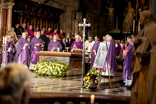 Stephansdom: Österreich nahm Abschied von Papst Franziskus / Erzdiözese Wien/ Schönlaub, Stephan Schönlaub Stephansdom: Österreich nahm Abschied von Papst Franziskus